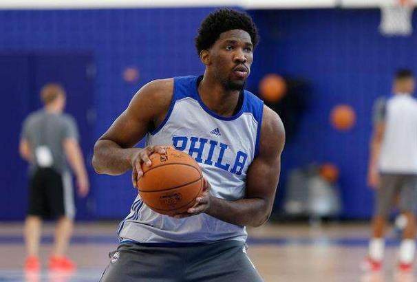 德转评年度最佳左边锋：迪亚斯、KK、拉菲尼亚、维尼修斯入围