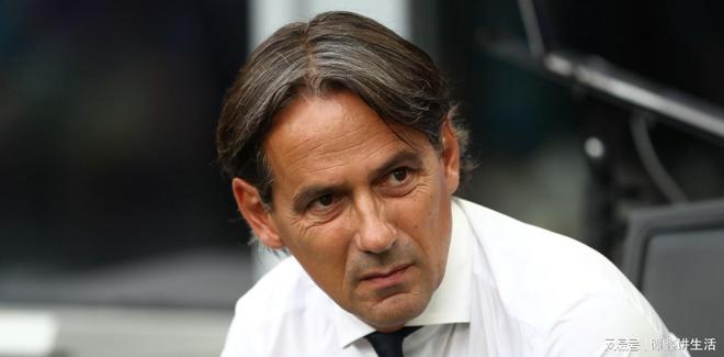 足球中超队长带伤上阵，拼劲获赞