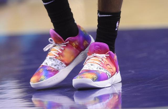 拜仁慕尼黑莱万帽子戏法再创纪录